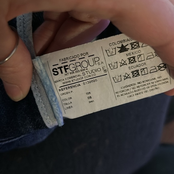 Studio F Women's Blue Jeans - Picture 8 of 8